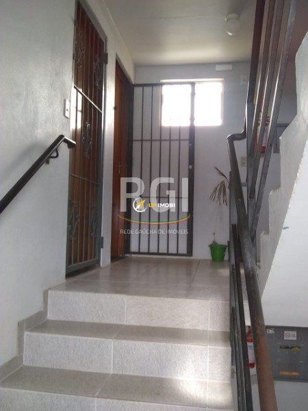 Apartamento, 2 dormitórios no bairro Vila Nova em Porto Alegre para Comprar