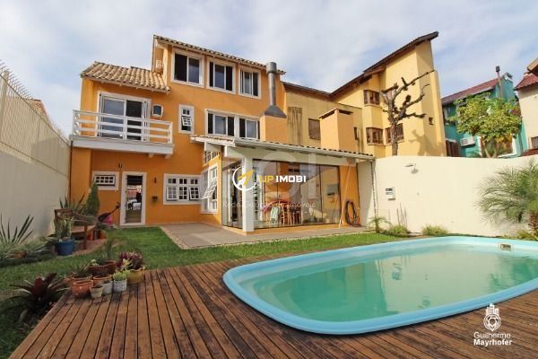 Casa, 3 dormitórios no bairro Espírito Santo em Porto Alegre para Comprar