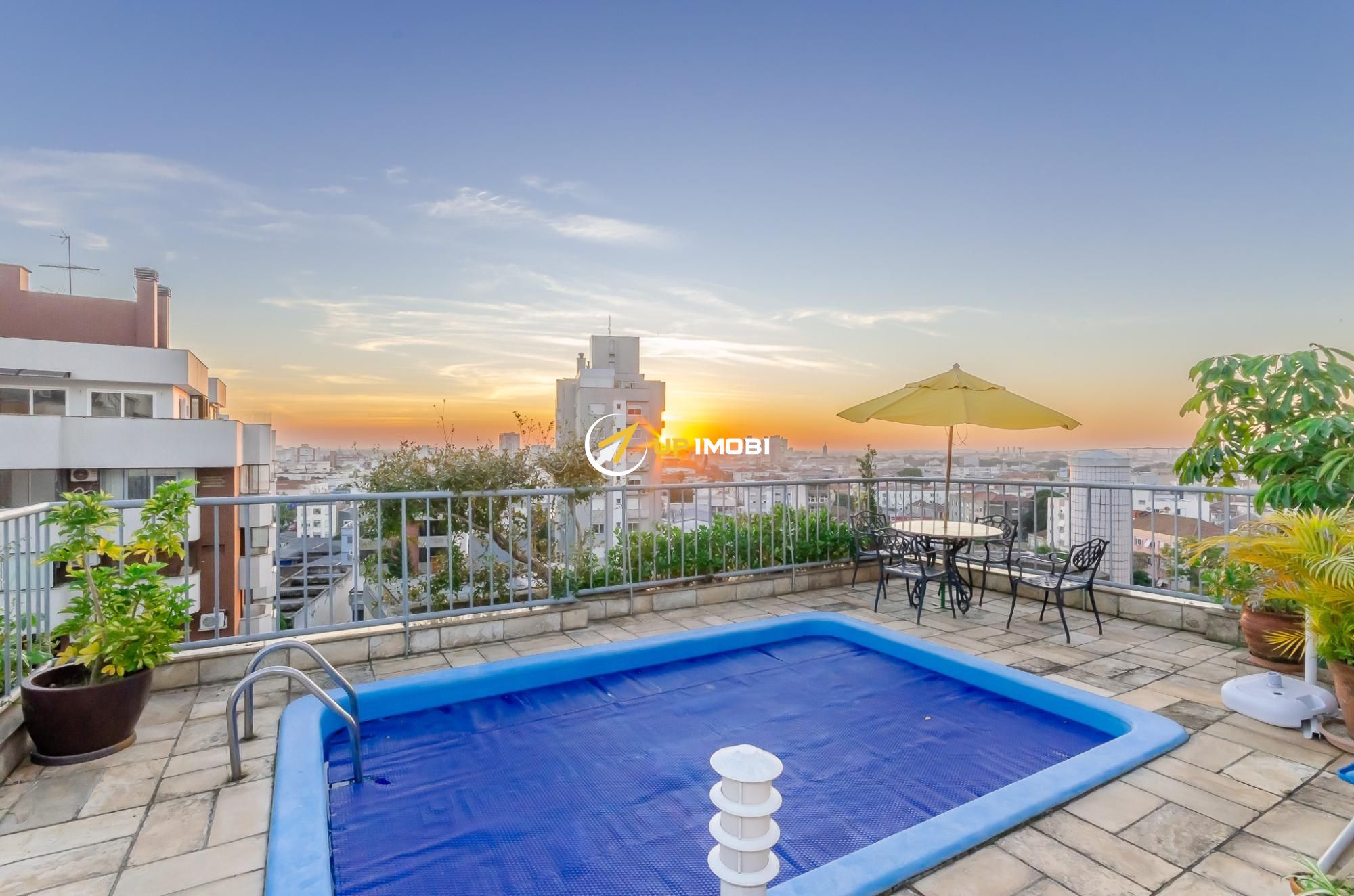 Cobertura com 296m², 3 dormitórios no bairro São João em Porto Alegre para Comprar