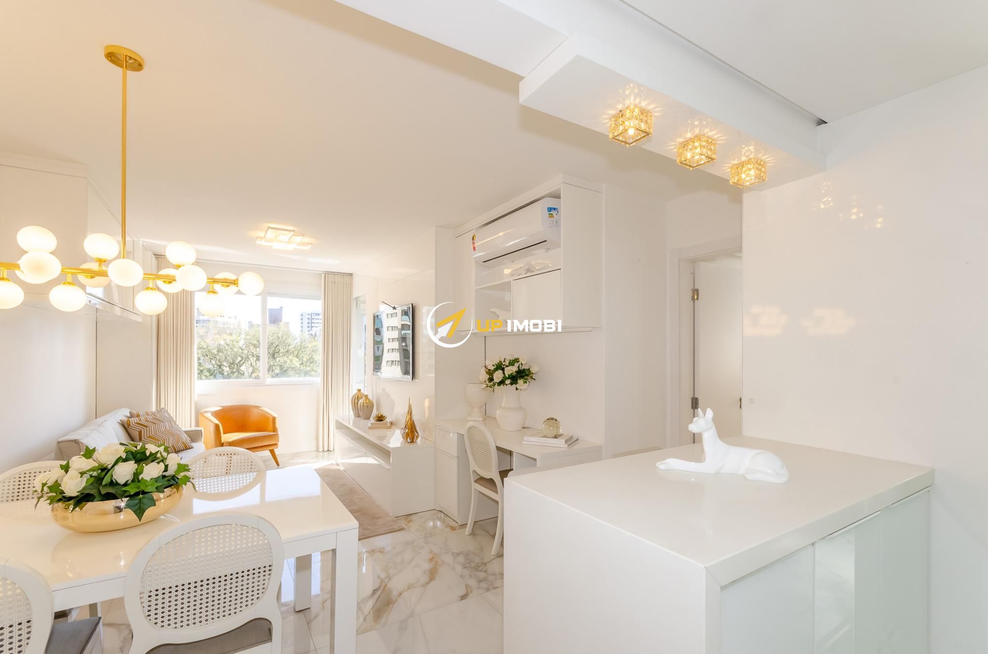 Apartamento com 54m², 1 dormitório no bairro Três Figueiras em Porto Alegre para Comprar