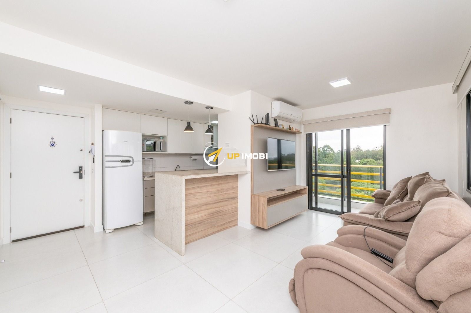 Apartamento com 69m², 2 dormitórios no bairro Jardim do Salso em Porto Alegre para Comprar