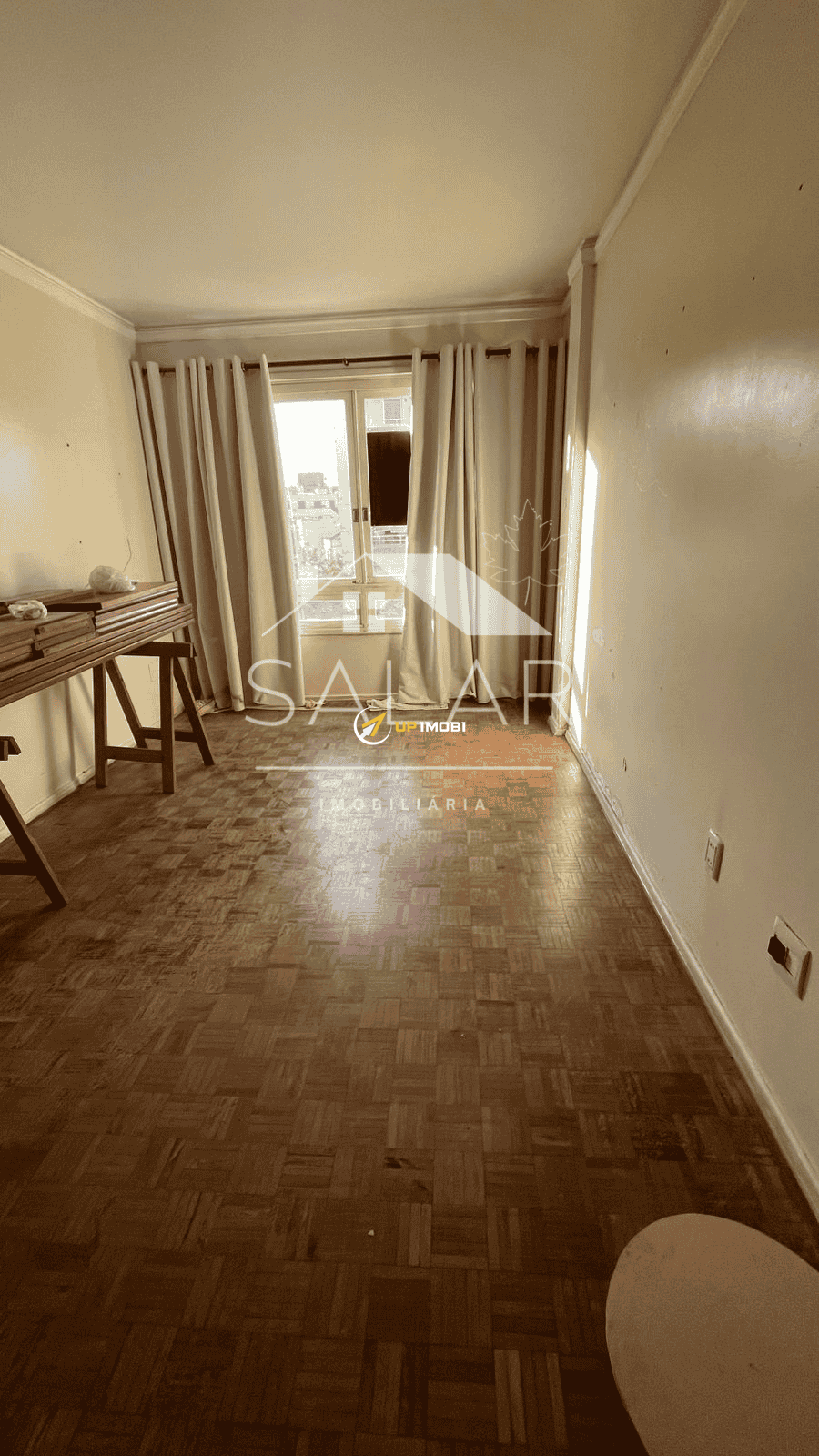 Apartamento com 73m², 2 dormitórios no bairro Medianeira em Porto Alegre para Comprar