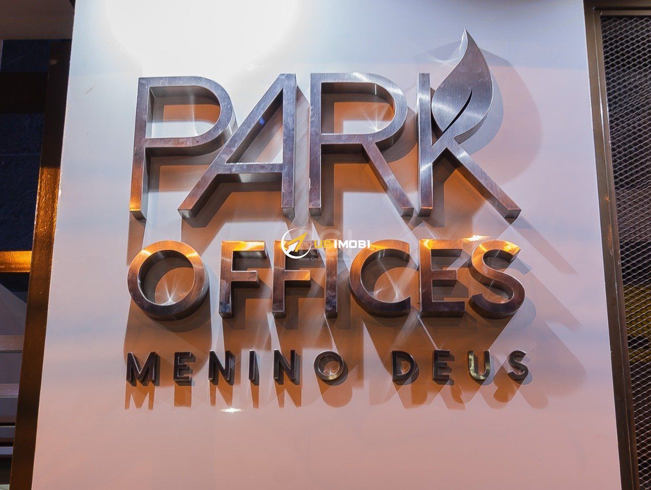 Sala Comercial no bairro Menino Deus em Porto Alegre para Comprar