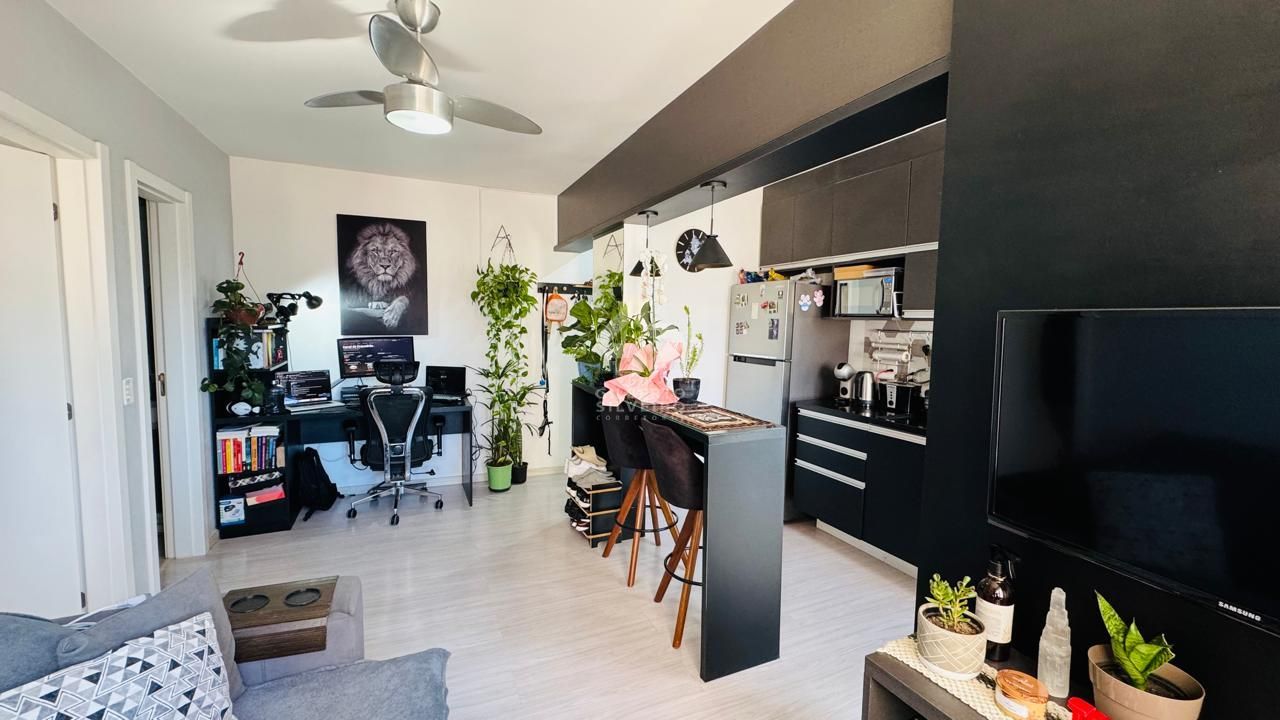 Apartamento 1 Dormitório Semimobiliado no Bairro Partenon