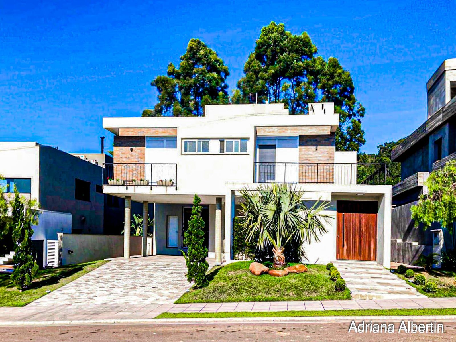 Casa com 284m² - em terreno de 566m² - Alphaville Porto Alegre