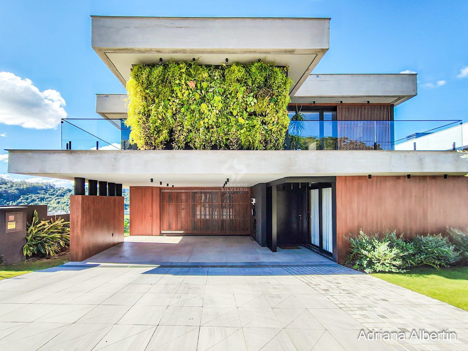 Casa com 4 suítes e escritório - Alphaville Porto Alegre