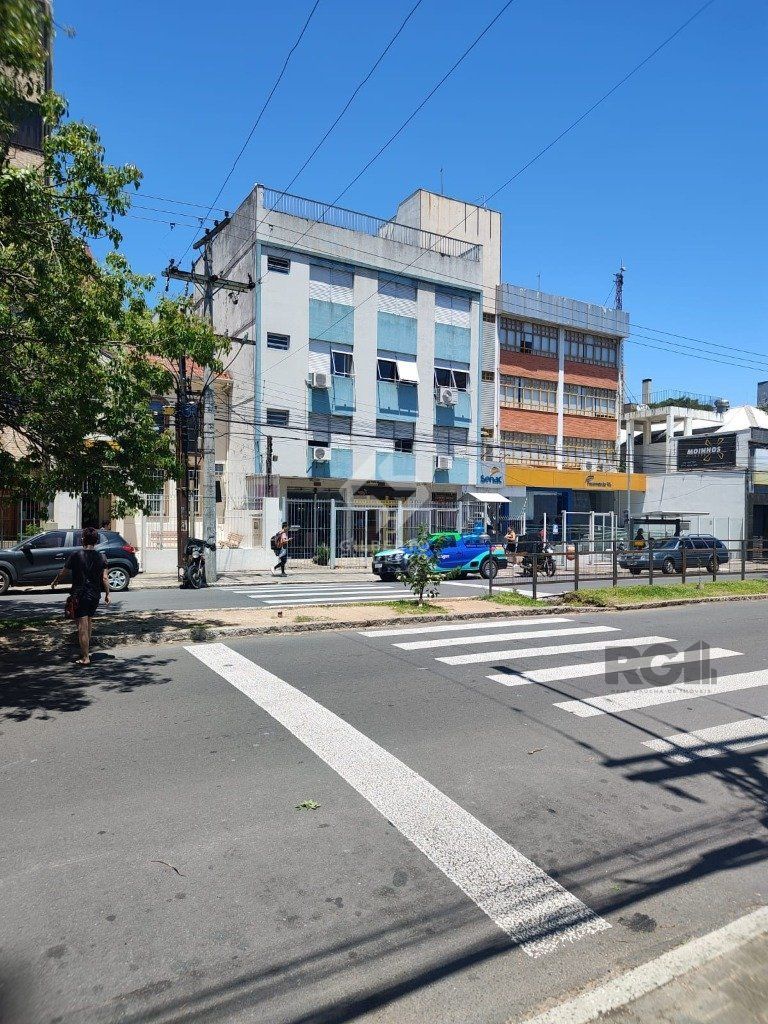 Apartamento 1Dormitório desocupado  na Venâncio Aires piso parquêt ensolarado área de serviço ac financiamento FGTS
