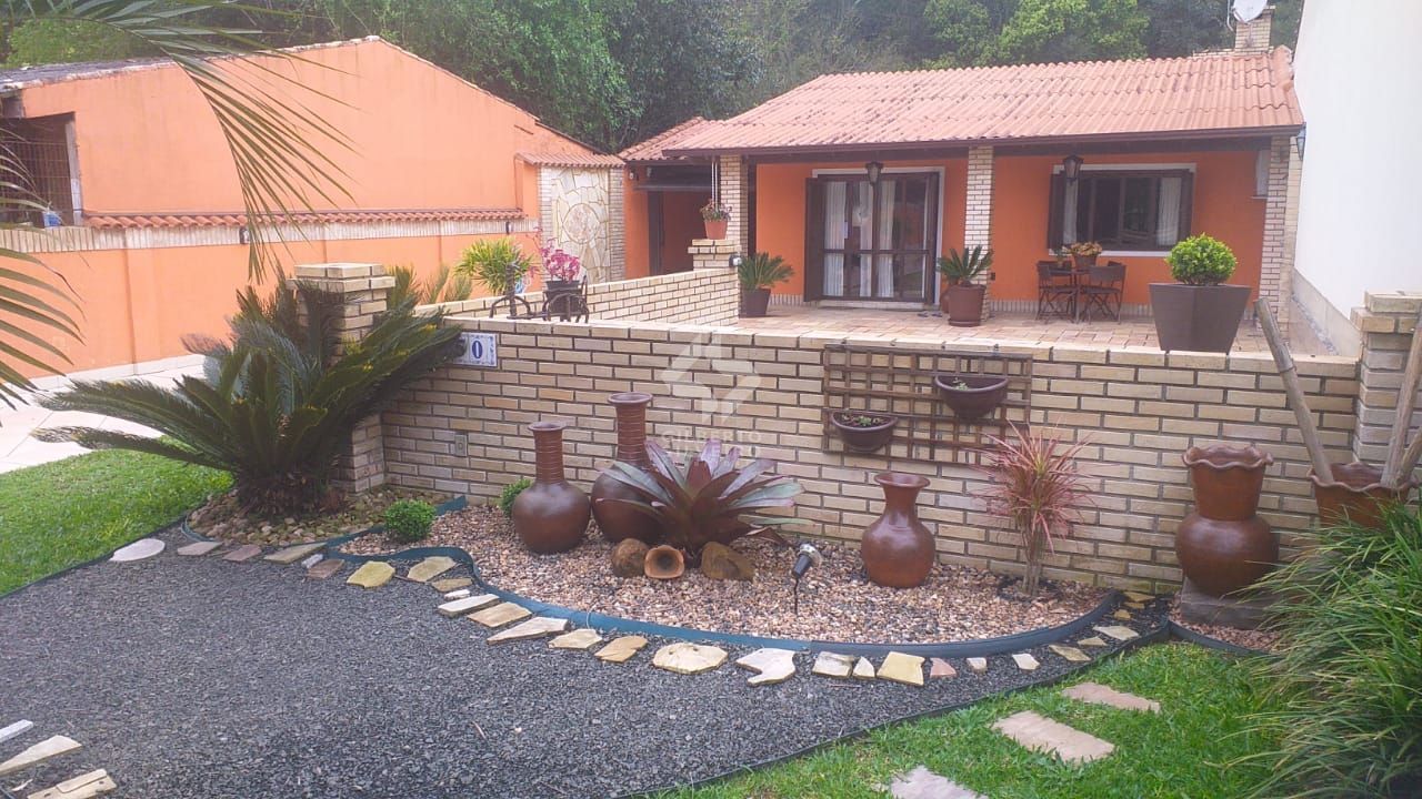 Casa para Venda - 198m², 2 dormitórios, 2 vagas - Belém Novo