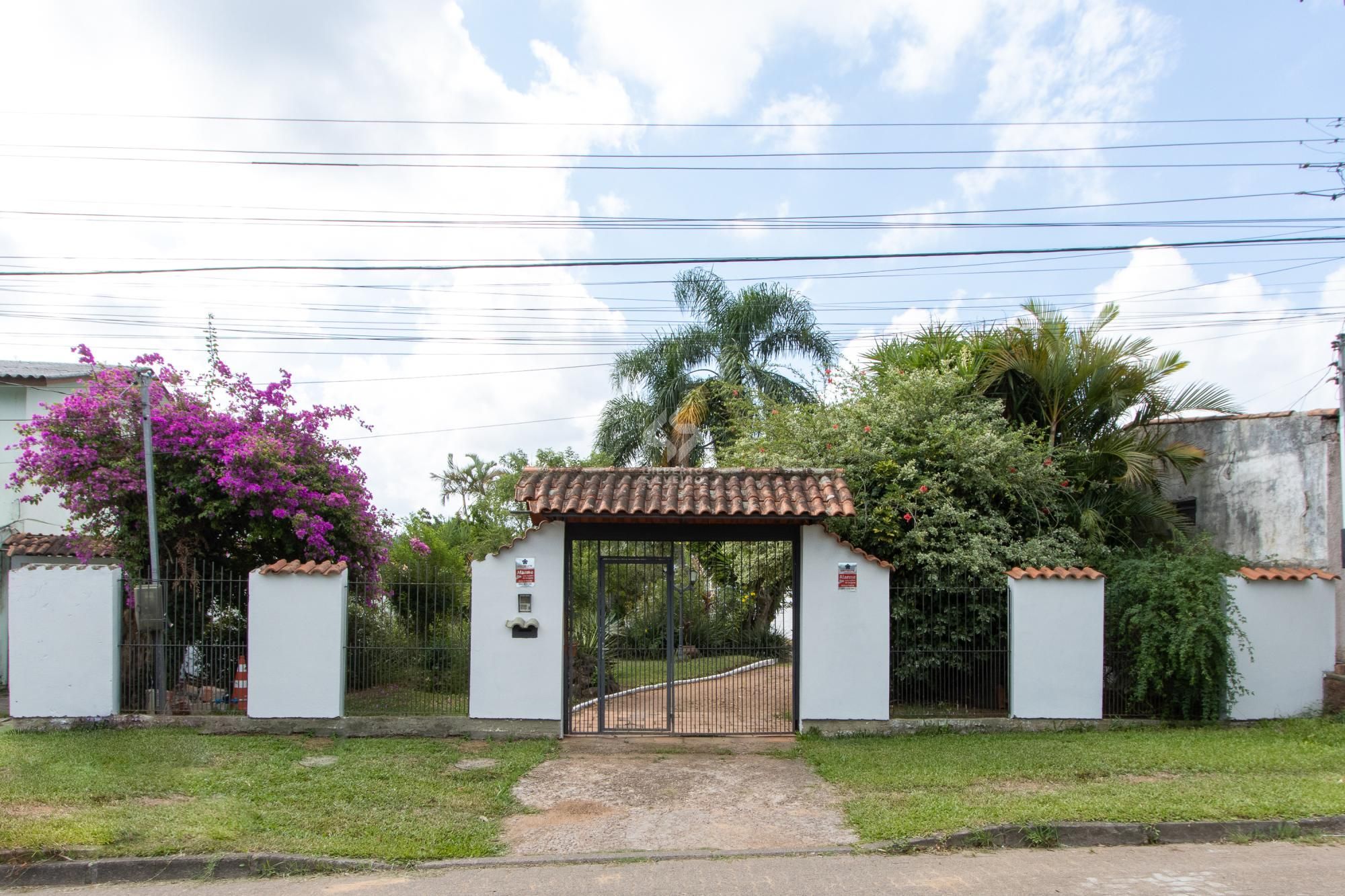 Casa em Vila Nova, Porto Alegre! Com 160m² de área privativa e um total de 899m²