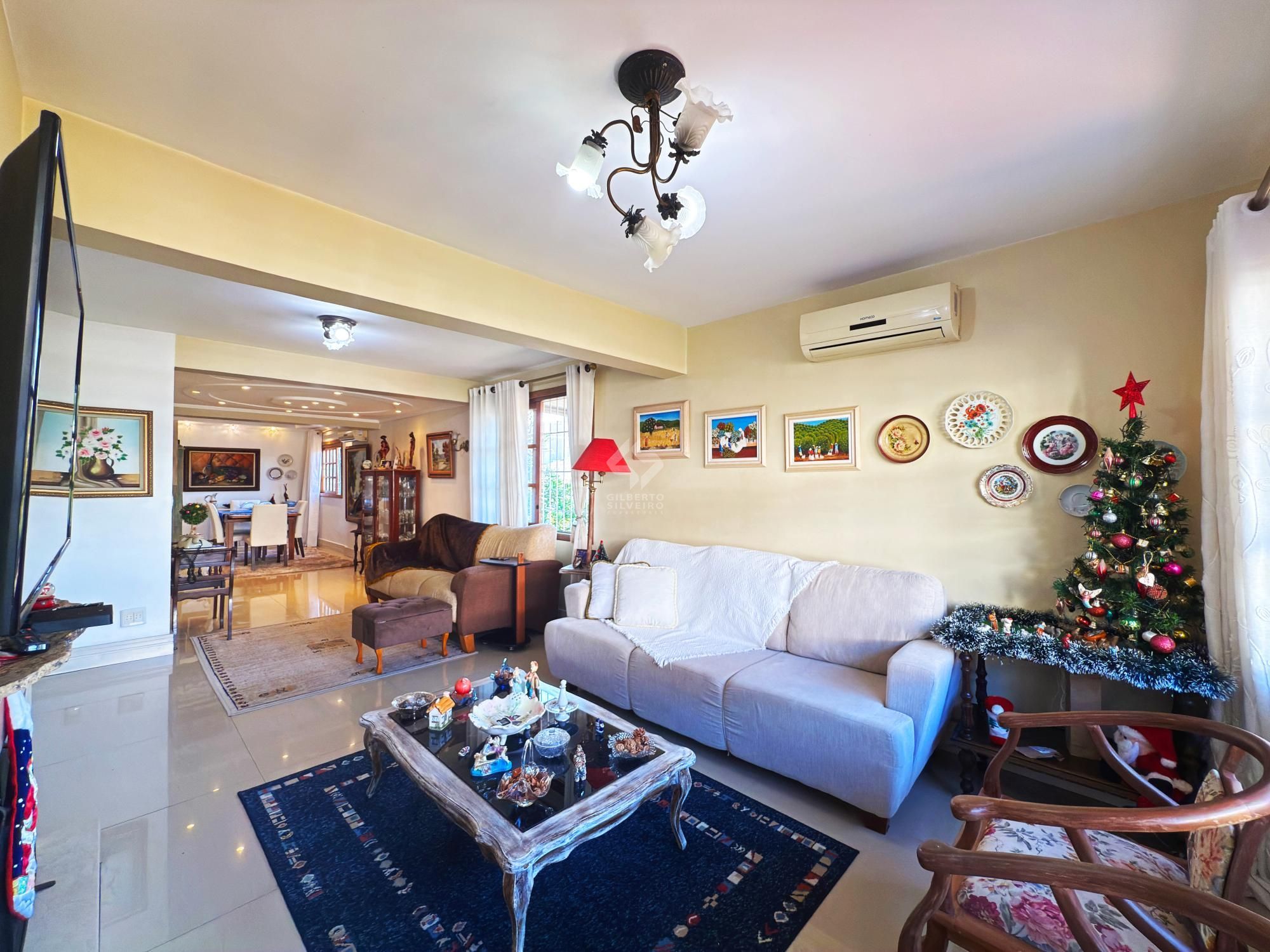 Casa em condomínio bairro Tristeza, com 185m² privativos.