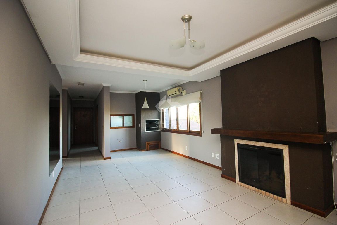 Apartamento de 2 dormitórios, 1 suíte, closet e 2 vagas de garagem .
