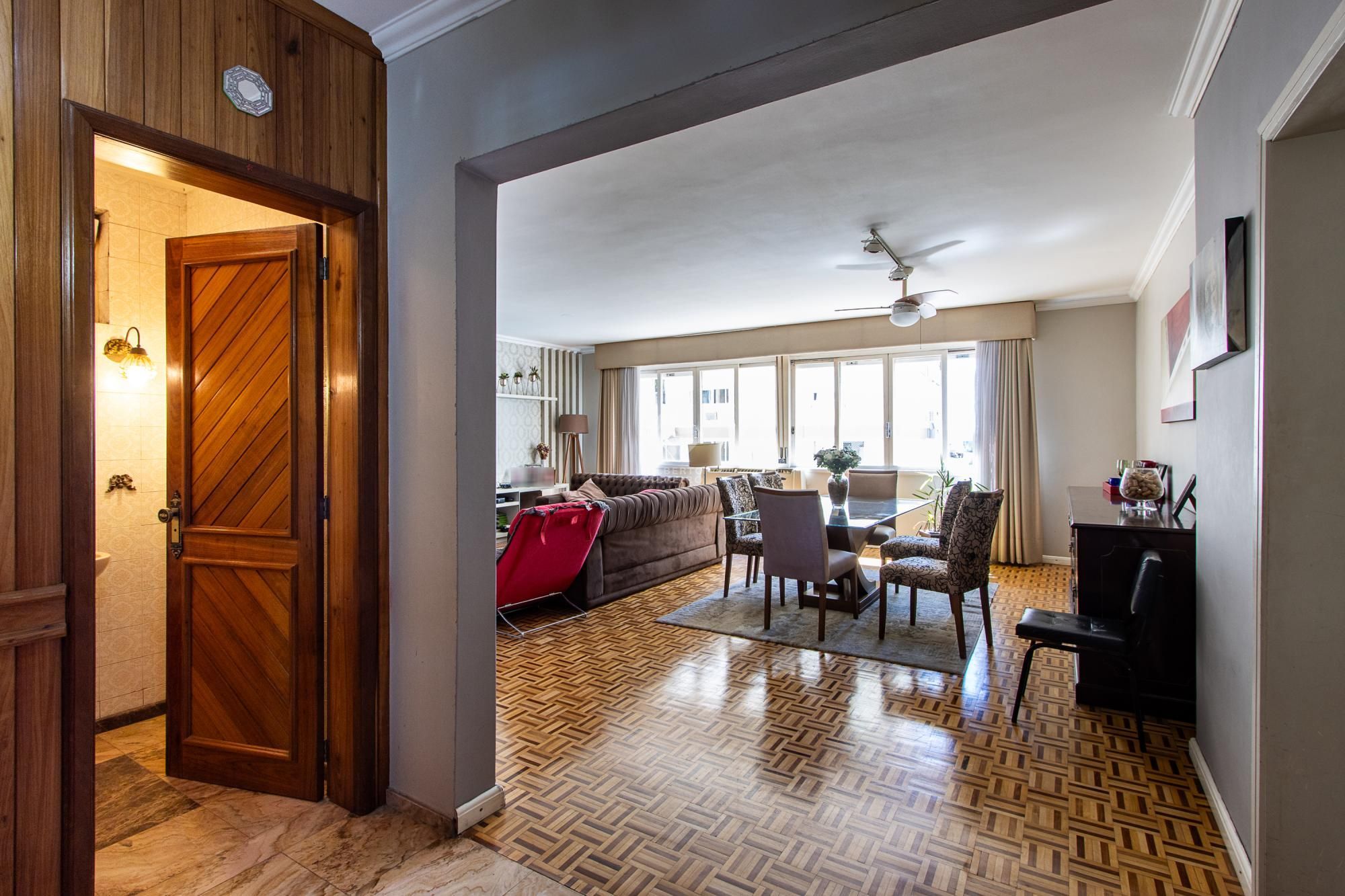 Apartamento 3 dormitorios com 168,65m2 privativos e uma vaga..