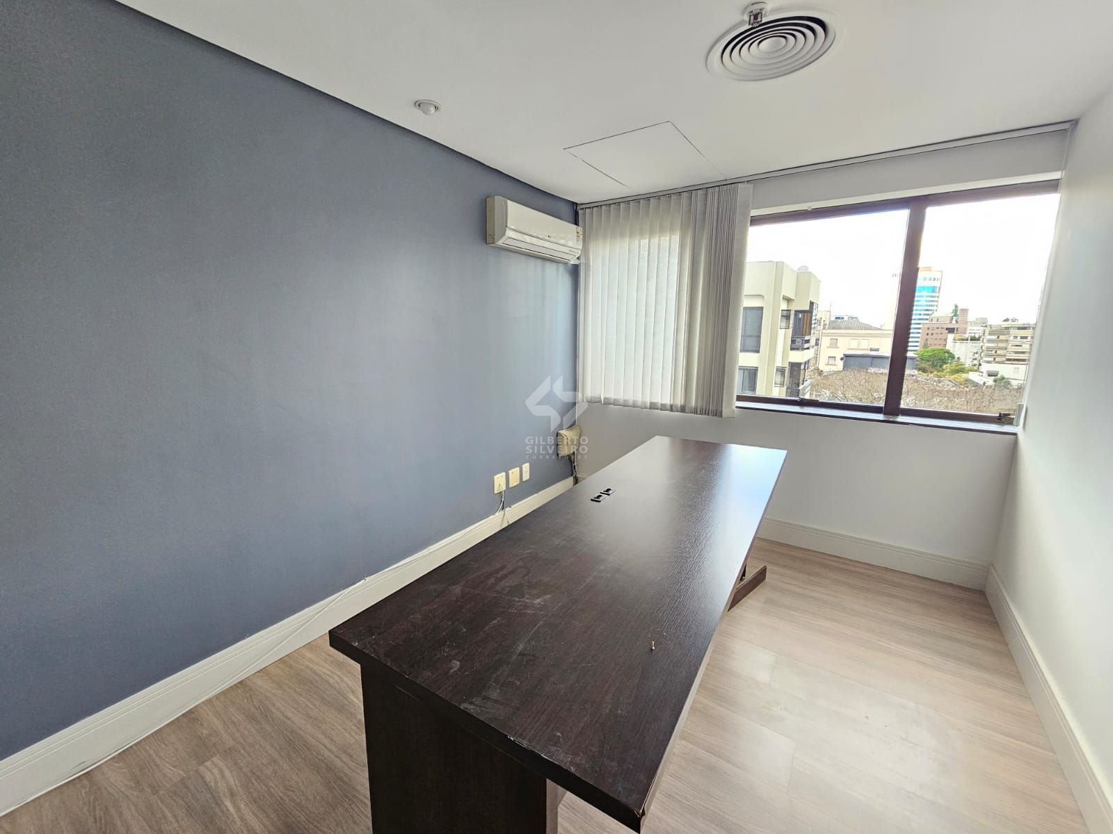 Sala Comercial, 3 salas, à venda, 61 m², Moinhos de Vento - Porto Alegre — foto 2