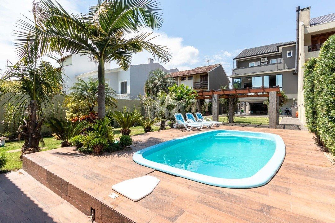 Casa para Venda - 420m², 3 dormitórios, sendo 3 suites, 8 vagas - Ipanema
