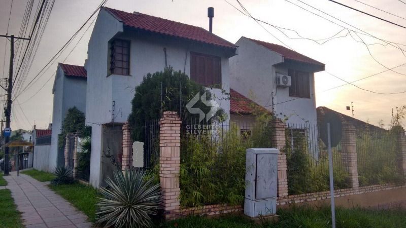 Casa para Venda - 255.68m², 4 dormitórios, sendo 1 suites, 2 vagas - Tristeza