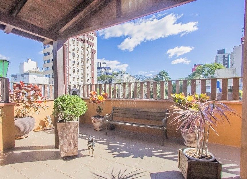 Vende-se cobertura com 3 quartos (1 suíte), 315 m², 2 vagas - Bela Vista