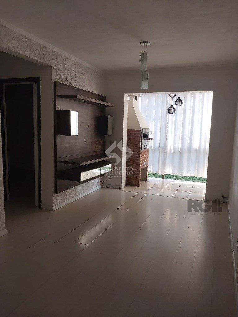 Vende-se apartamento 2 dorm com vaga, sacada com churrasqueira - 64m² - Partenon