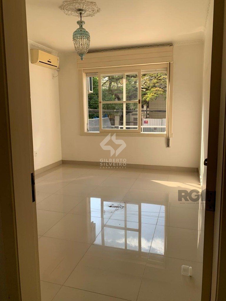 Vende-se belíssimo apartamento 3 suítes, de frente, próximo ao Parcão, reformado e com pátio - 194m² - Auxiliadora