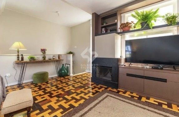 Casa para Venda - 115m², 3 dormitórios, 1 vaga - Petrópolis
