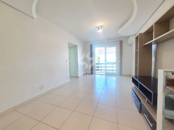 Apartamento de 2 dormitórios no bairro Azenha para comprar
