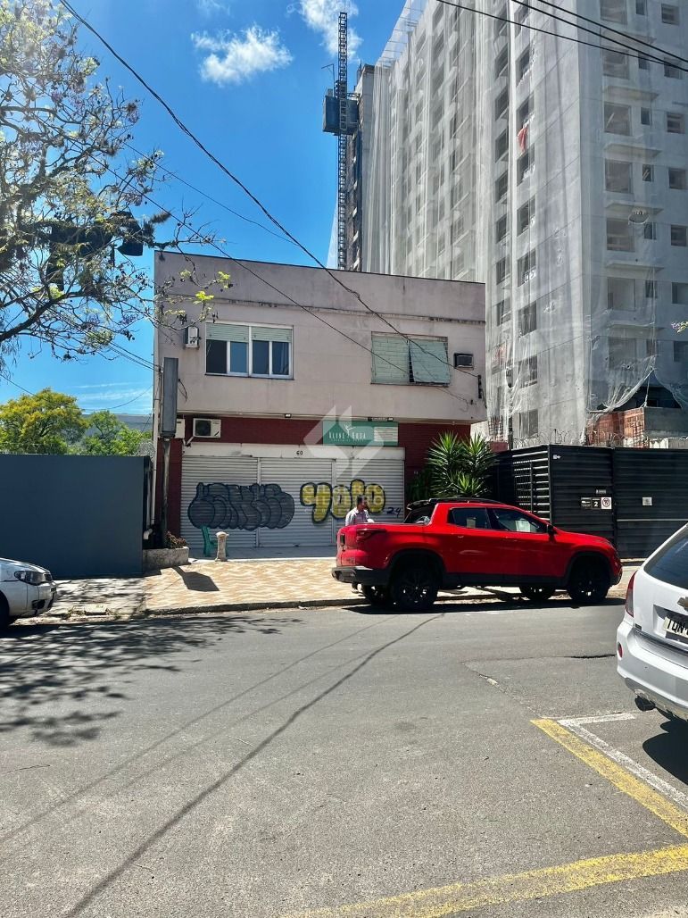 Apto de 02 dorm na João Wallig, 58 m2, 01 lance de escada, de frente