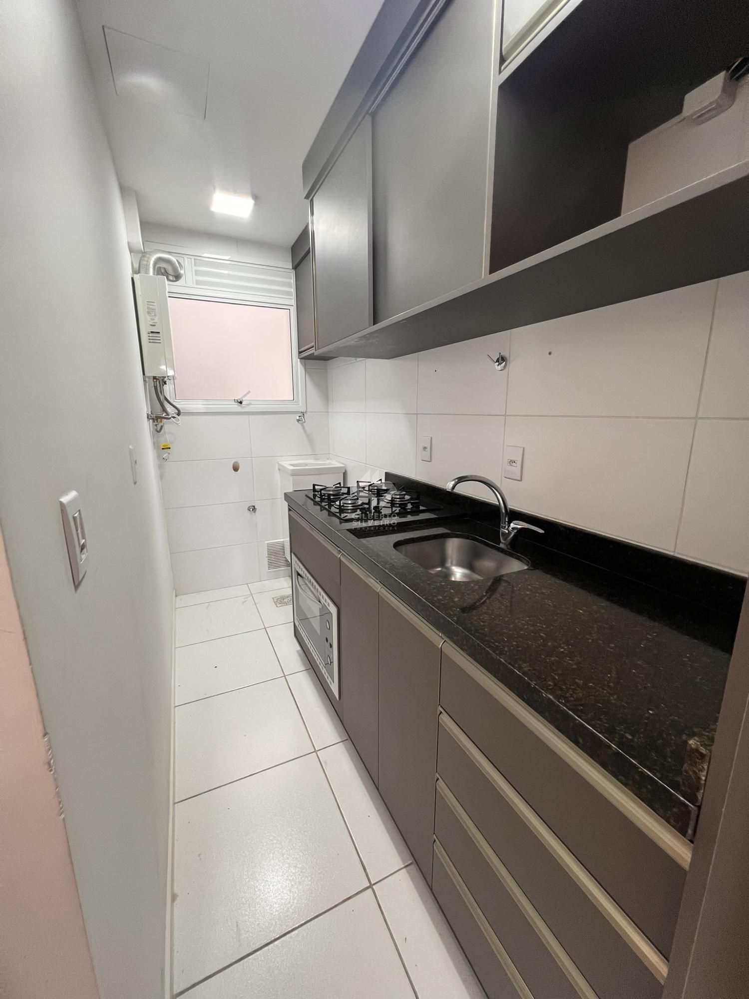 Cozinha com área de serviço