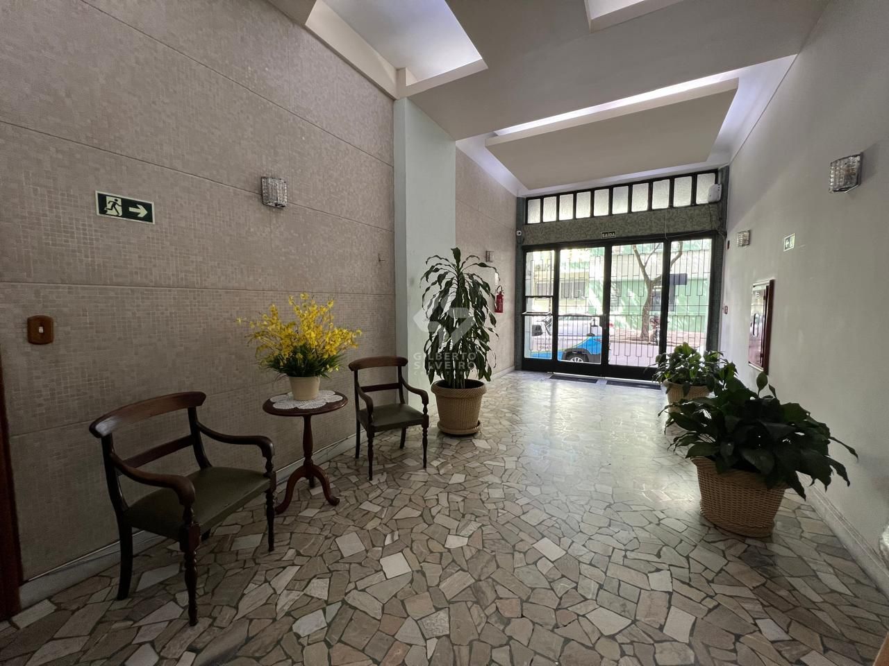 Apartamento amplo com 3 dormitórios,1 vaga, na Rua Duque de Caxias, Porto Alegre
