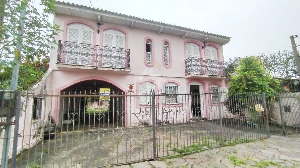 Casa 3 quartos à venda, 440m², Guarujá - Porto Alegre
