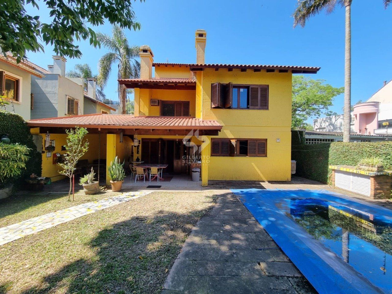 Casa com 4 Dormitórios / Piscina / Terraço / Bairro Ipanema