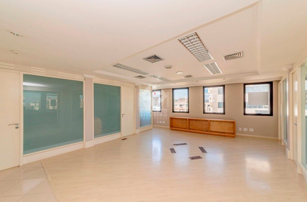 Conjunto Comercial de 129,57m2 nas Três Figueiras para comprar