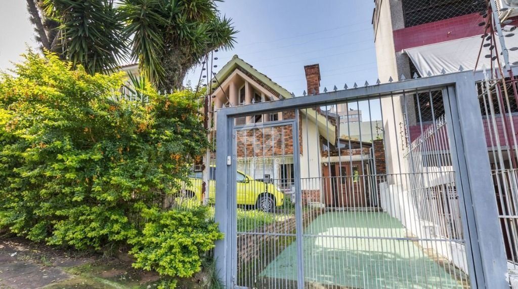 Casa Para Comprar com 3 quartos e 3 vagas no Rio Branco