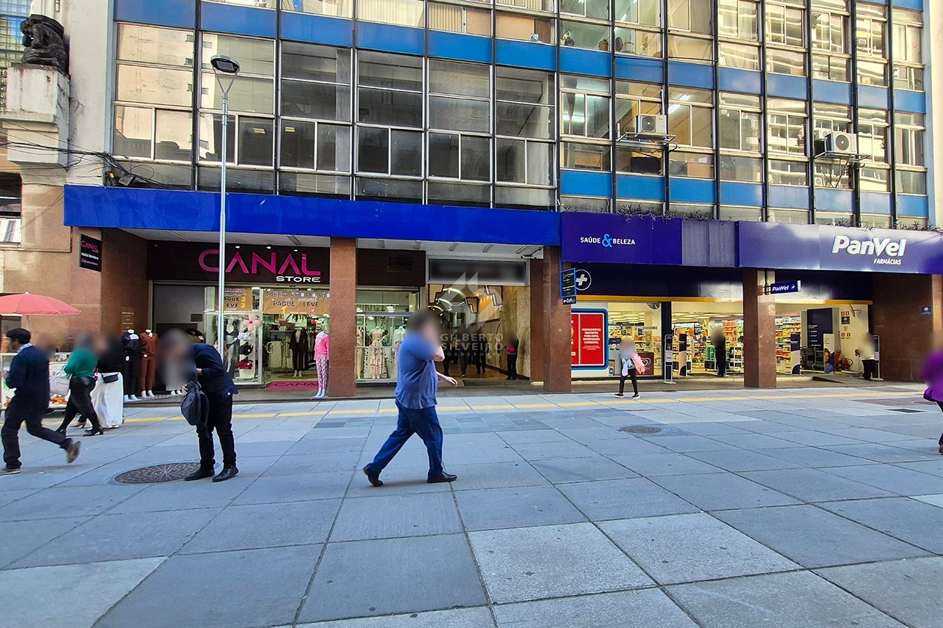 Conjunto Comercial, meio andar inteiro com várias salas e salão!