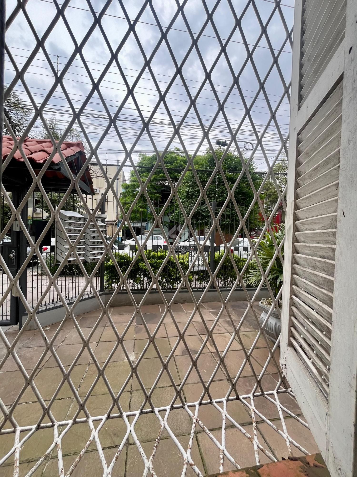 🏡 APARTAMENTO TERREO À VENDA — MENINO DEUS