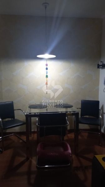 Apartamento em Porto Alegre, no bairro Cristal, com 1 dormitório(s), e 1 banheiros, à venda.
