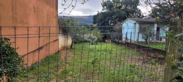 Terreno em Porto Alegre, no bairro Vila Nova, à venda.