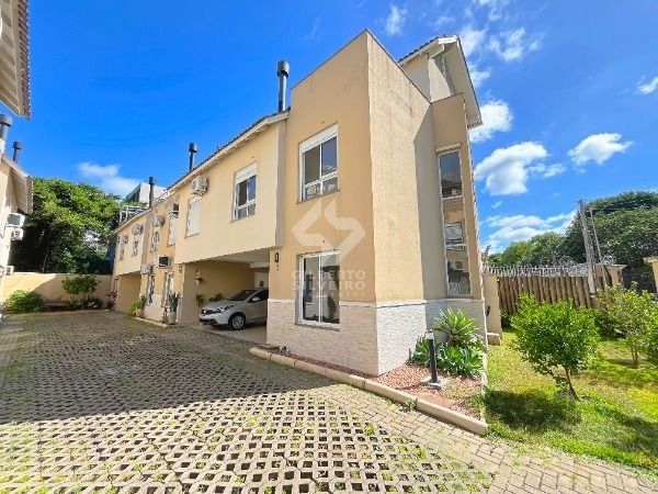 Casa Condominio em Porto Alegre, no bairro Ipanema, com 3 dormitório(s), e 3 banheiros, à venda.