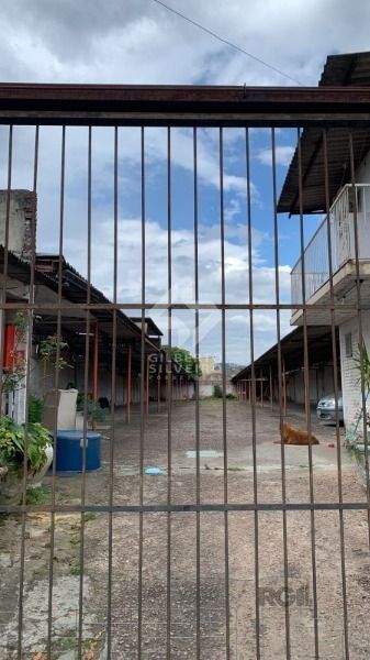 Terreno em Porto Alegre, no bairro Camaquã, à venda.