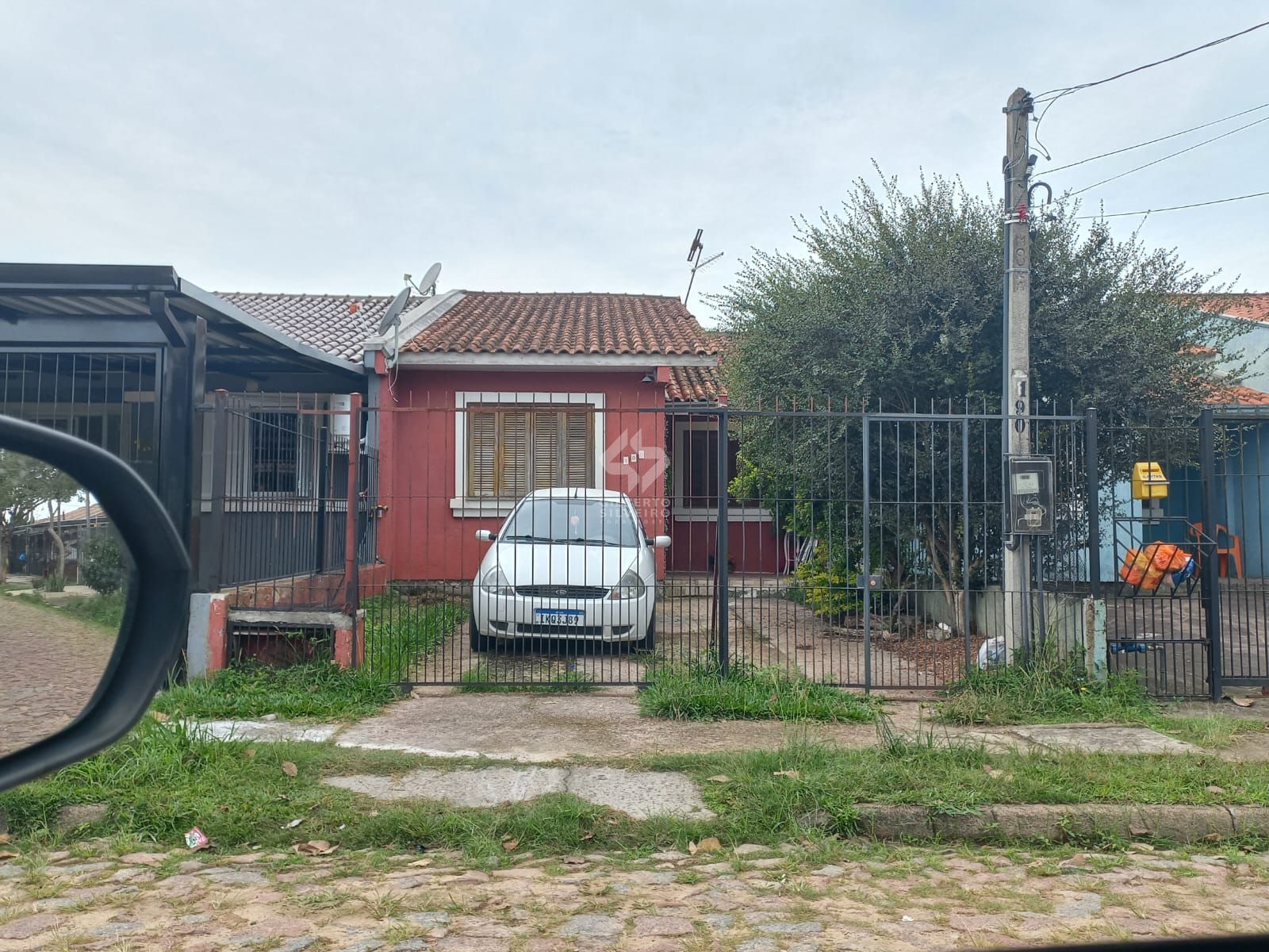 Casa 3 dormitórios com pátio