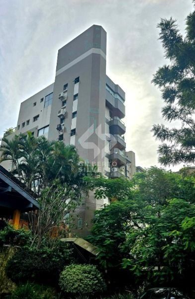 Apartamento em Porto Alegre, no bairro Auxiliadora, com 4 dormitório(s), e 4 banheiros, à venda.