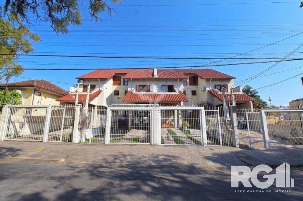 Casa 3 quartos à venda, 226m², Jardim Planalto - Porto Alegre