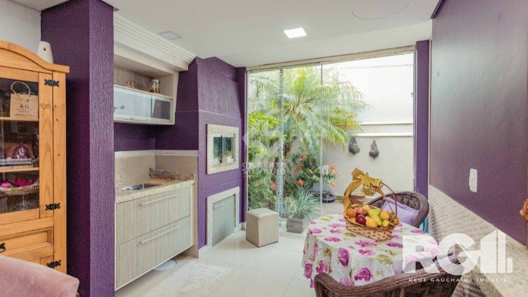 Casa com 5 Quartos 240m² privativos no Condomínio Parque Iguaçu. Bairro Ecoville