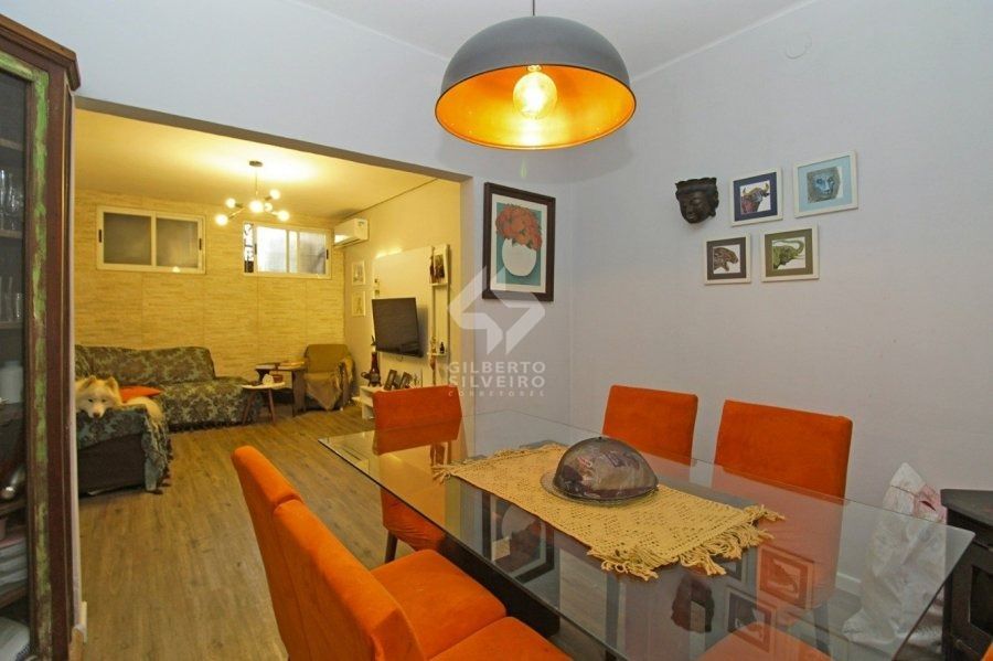 Casa 4 dormitórios, 220m² privativos,  RuaGeneral Couto de Magalhães