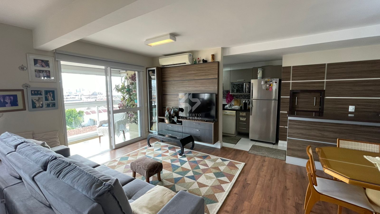 Apartamento com vista para o Guaíba e sacada ampla no Rossi Fiateci