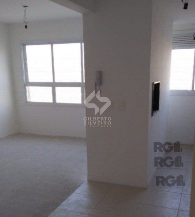 Apartamento com 75m² privativos, 3 dormitórios sendo 1 suíte, living dois ambientes,  imóvel arejado e iluminado.