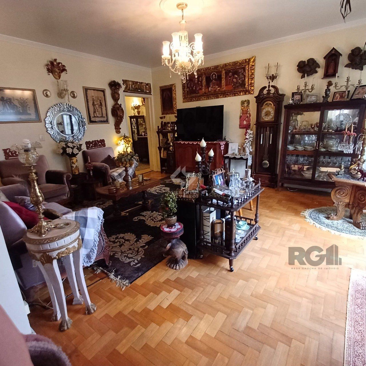 Apartamento de 3 quartos, localizado no bairro Petrópolis em Porto Alegre/RS.