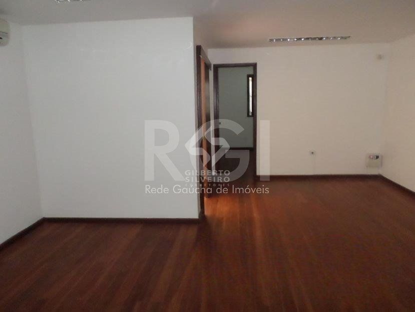 Casa Comercial com pavilhão de 294,03m² no bairro São Geraldo -Porto Alegre