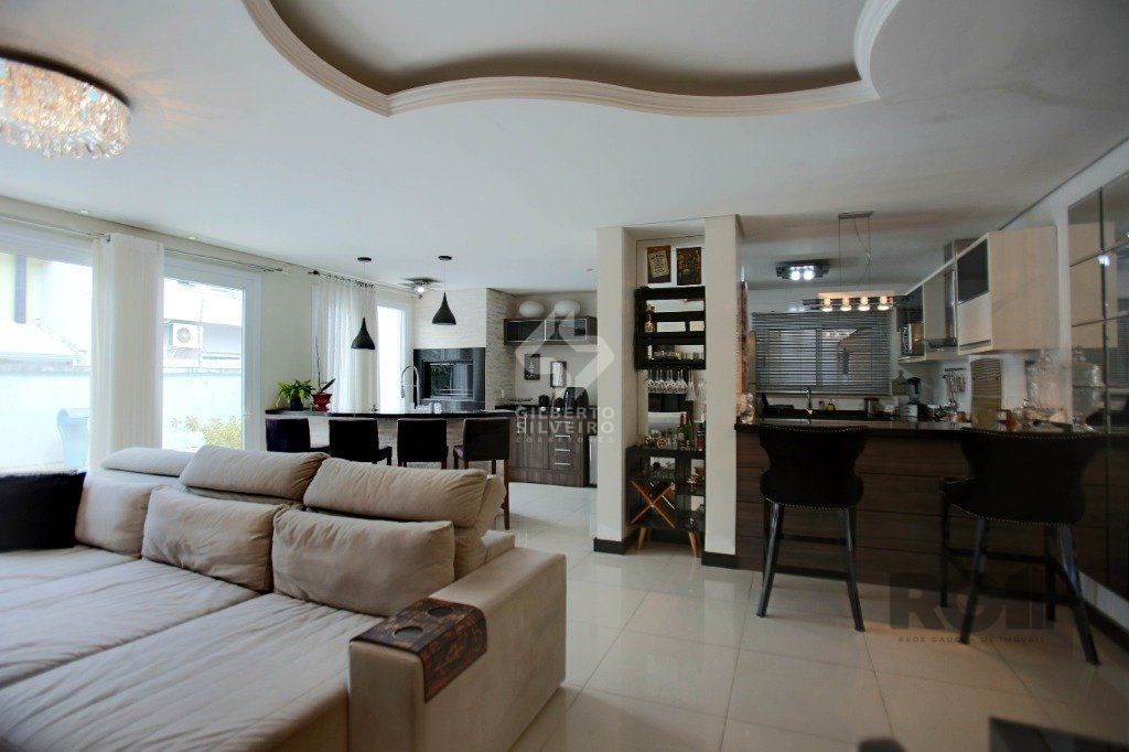 Casa 3 dormitórios, 300m², 3 banheiros, 4 garagens, Bairro Ecoville