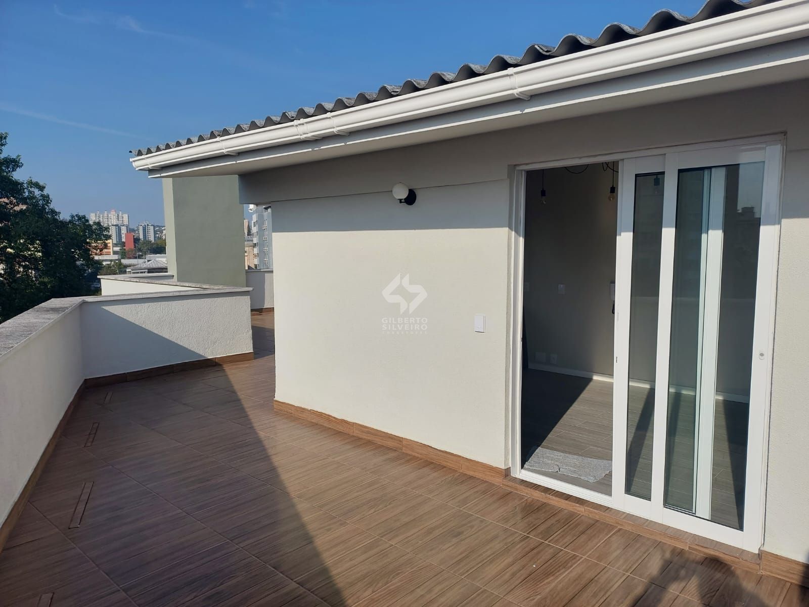 Cobertura reformada no Bairro Jardim Lindóia