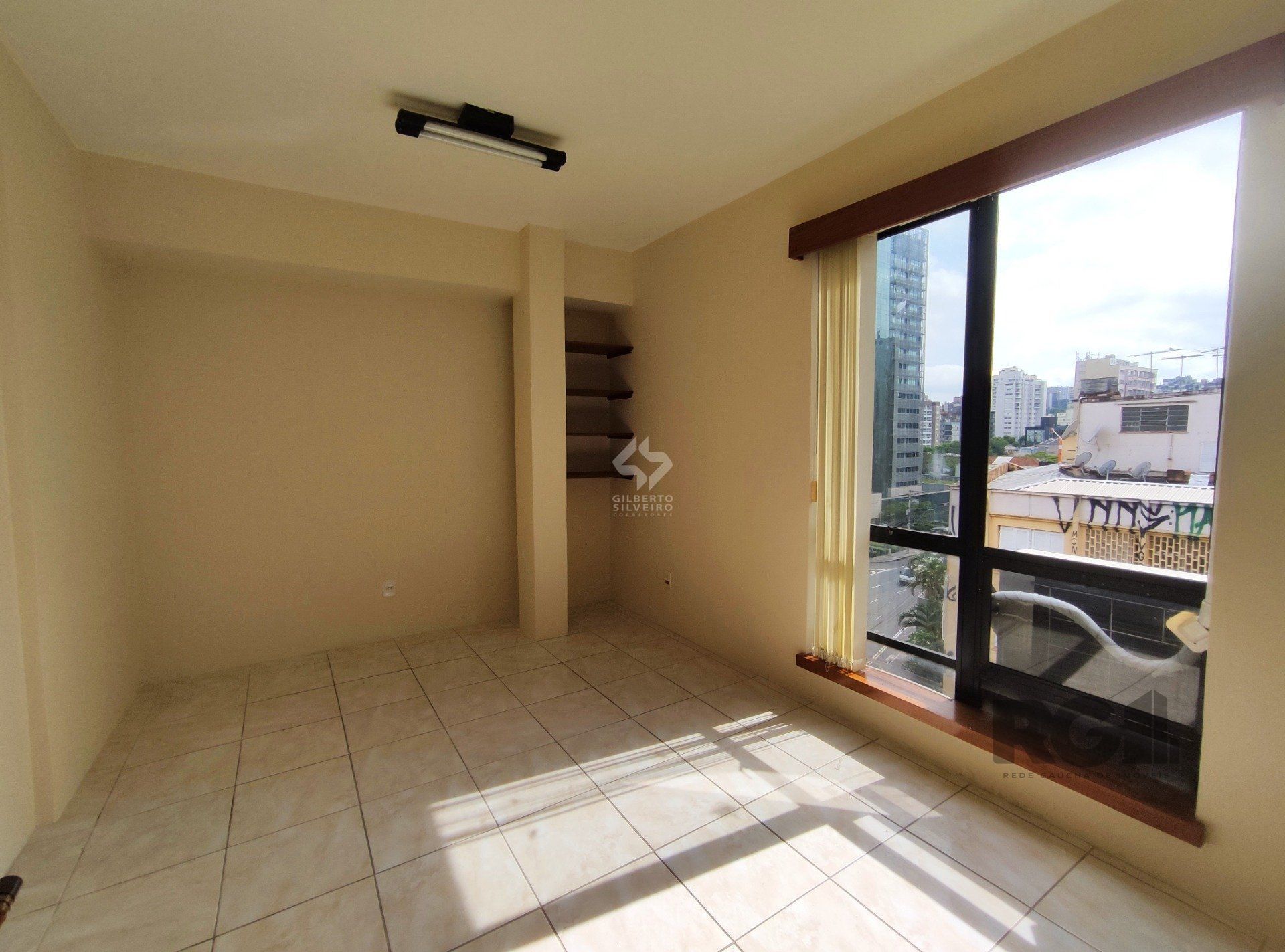 Sala Comercial, à venda, 25 m², Petrópolis - Porto Alegre — foto 2