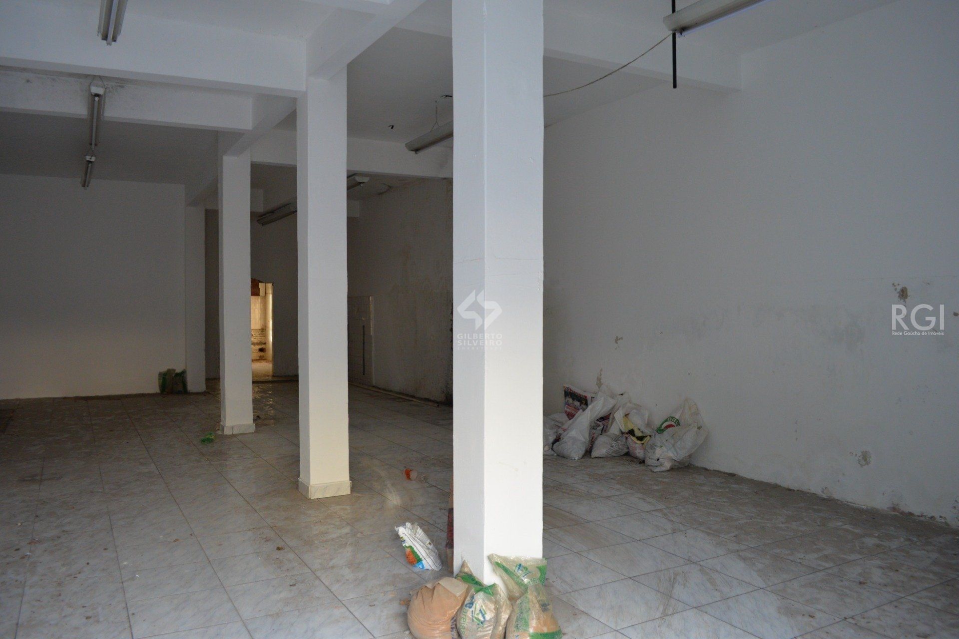 Prédio Residencial, 7 quartos, à venda, 471 m², São João - Porto Alegre — foto 2